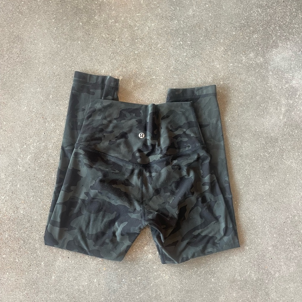 Lululemon Camo Cropped Align Leggings